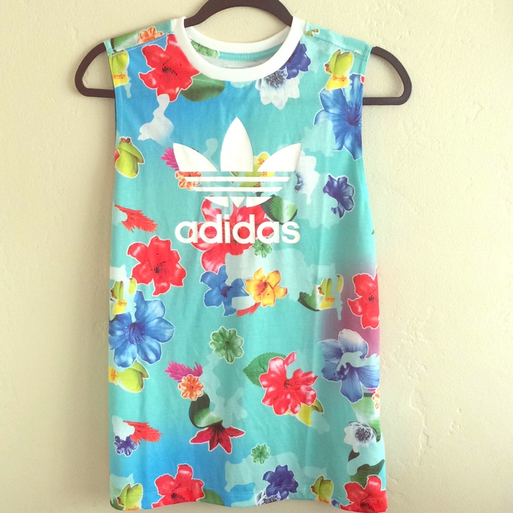 ON HOLD!😎 Adidas flower sleeveless shirt